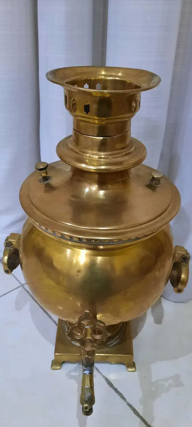 سماور ذغالی روسی ۳ لیتری قدیمی|کلکسیون اشیاء عتیقه|کرج, کوی امامیه|دیوار