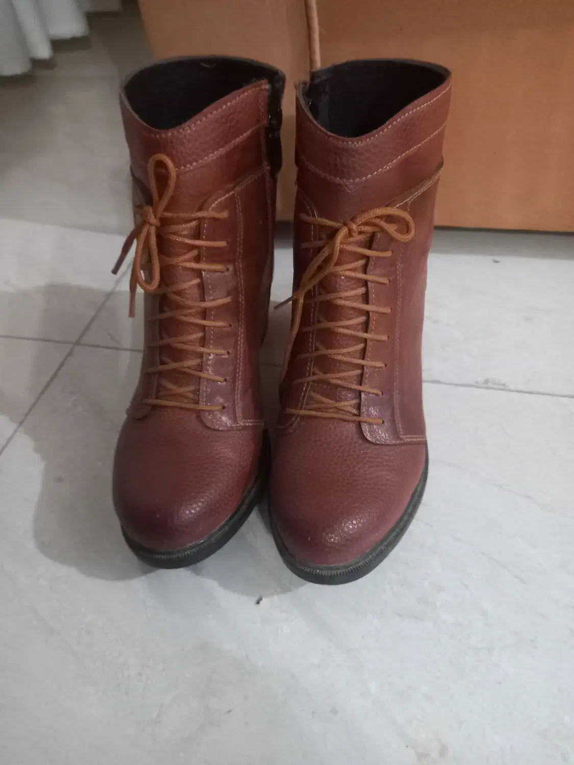 یک جفت پوتین سایز ۳۸|کیف، کفش، کمربند|لاهیجان, آهندان|دیوار