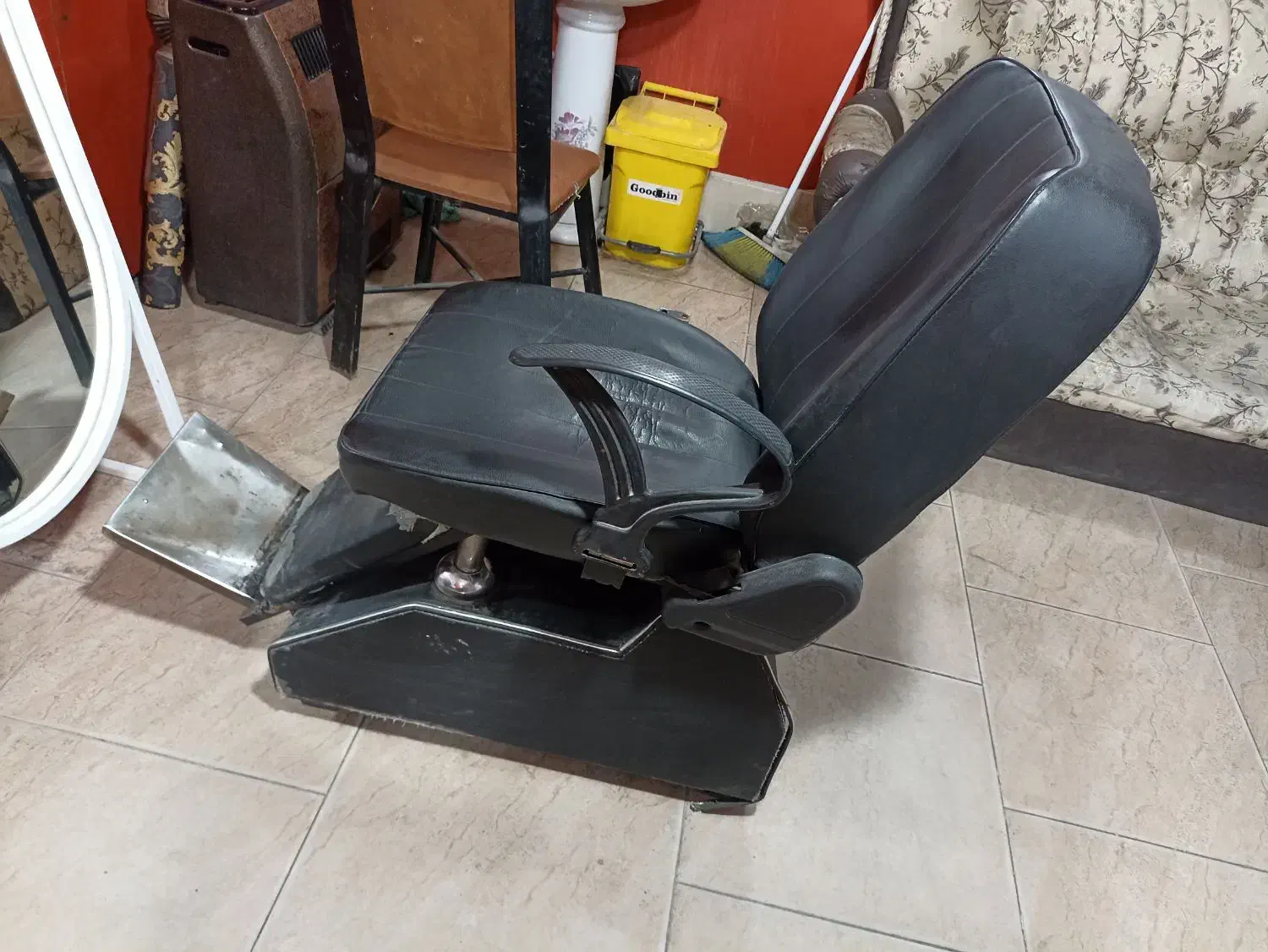 دوتا صندلی آرایشگاه|آرایشگاه و سالنهای زیبایی|ارومیه, |دیوار