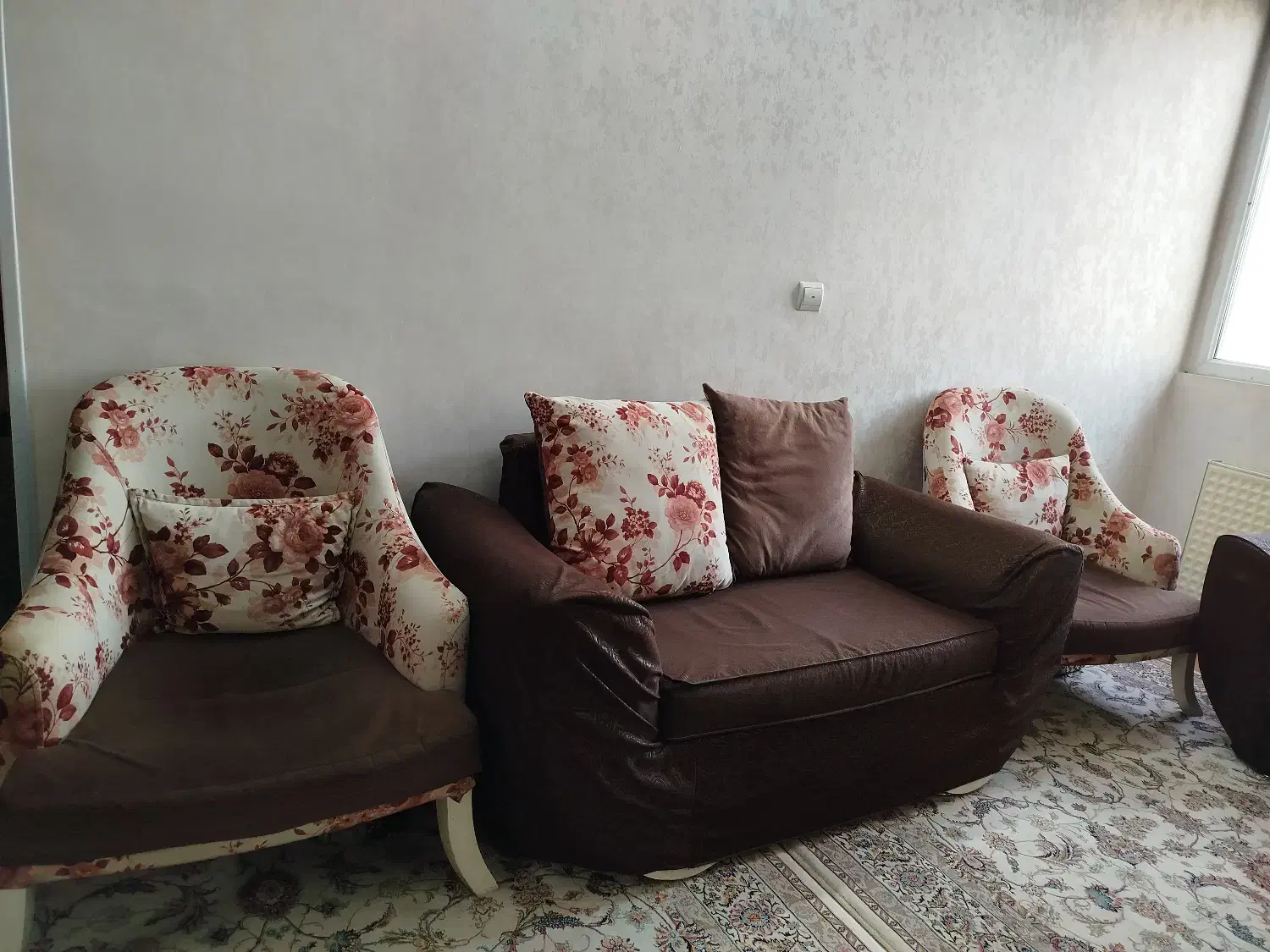 ست مبل راحتی ۷ نفره|مبلمان خانگی و میز عسلی|اسلامشهر, مسکن مهر اسلاشهر (شهرک امام خمینی)|دیوار