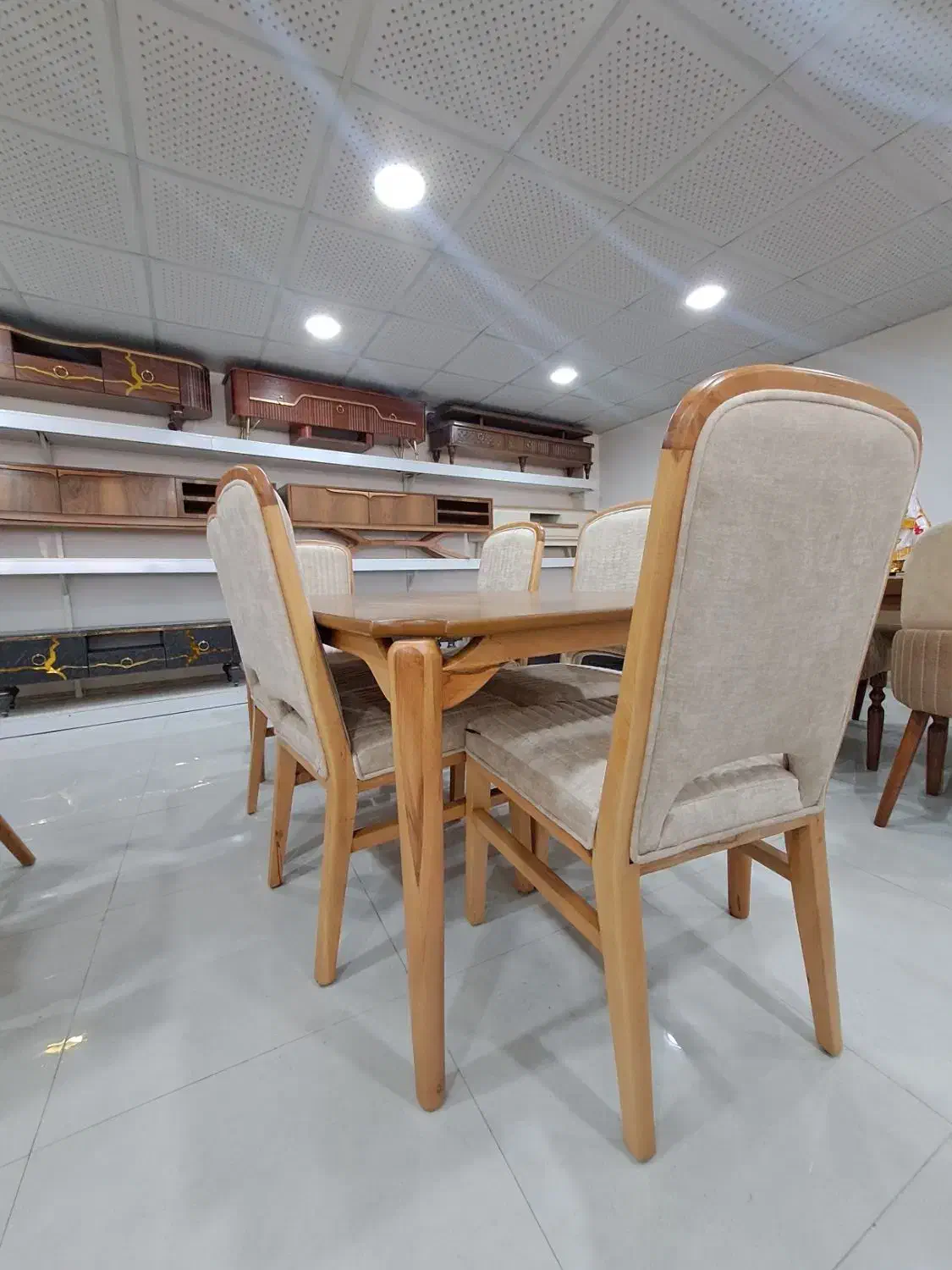 سرویس غذاخوری ۶ نفره ی جواهر|میز و صندلی غذاخوری|مهاباد (آذربایجان غربی), |دیوار