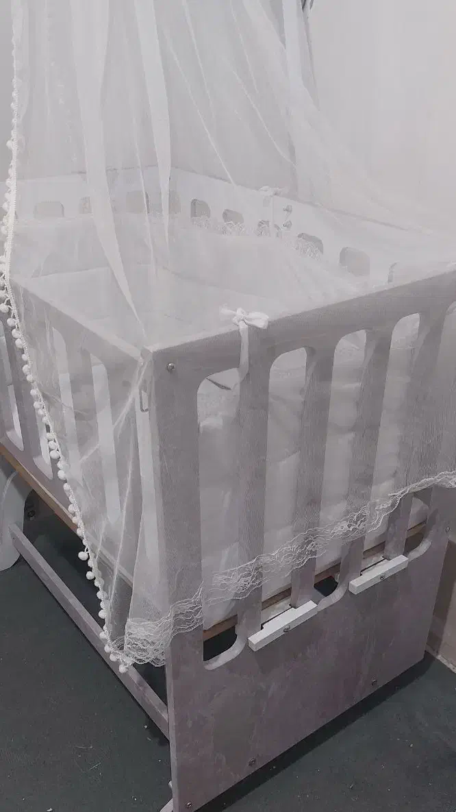 تخت کنار مادر|تخت و صندلی بچه|شیراز, شهدای شهرک سعدی|دیوار