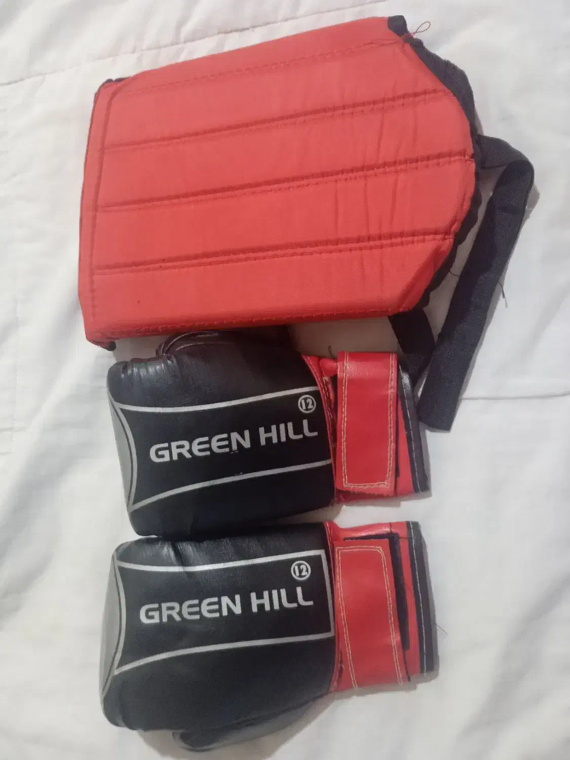 دستکش و هوگو ووشو|تجهیزات ورزشی|هرسین, |دیوار