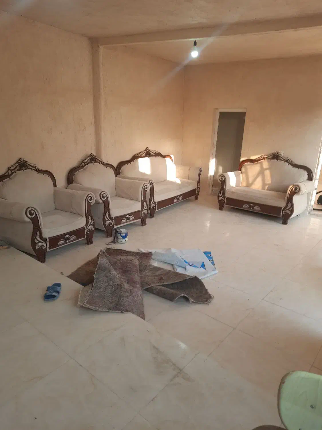 مبل۷نفره باکفی سفت ومحکم واقع درجاده چی چست|مبلمان خانگی و میز عسلی|سیلوانه, |دیوار