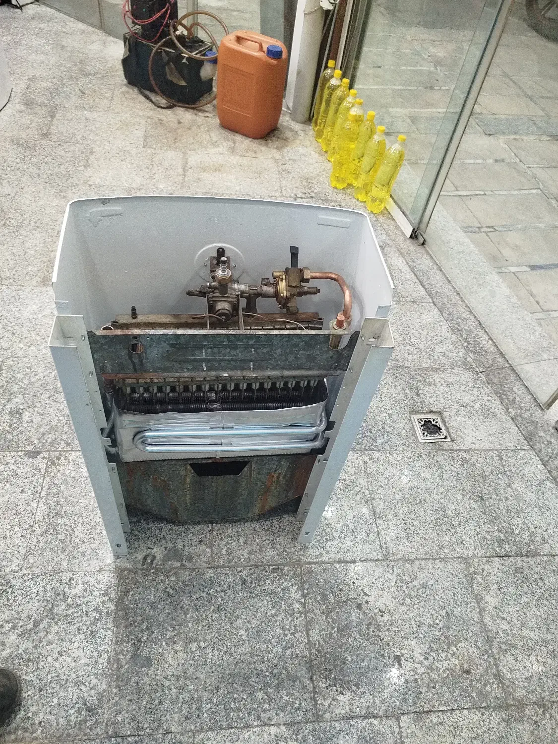 آبگرمکن دیواری بوتان 3118|آبگرمکن، پکیج، شوفاژ|بروجرد, |دیوار