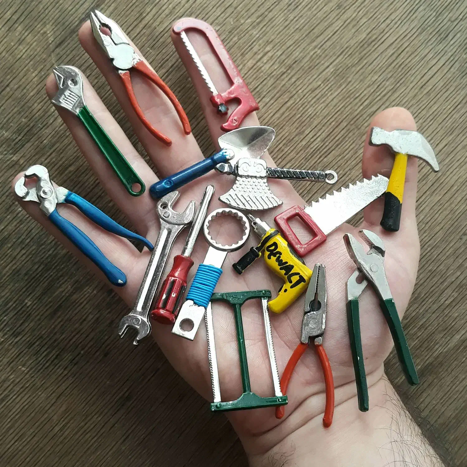 ماکت جعبه ابزار با 15 عدد ابزار کاملا فلزی  زیبا|اسباب‌‌بازی|تهران, امین حضور|دیوار