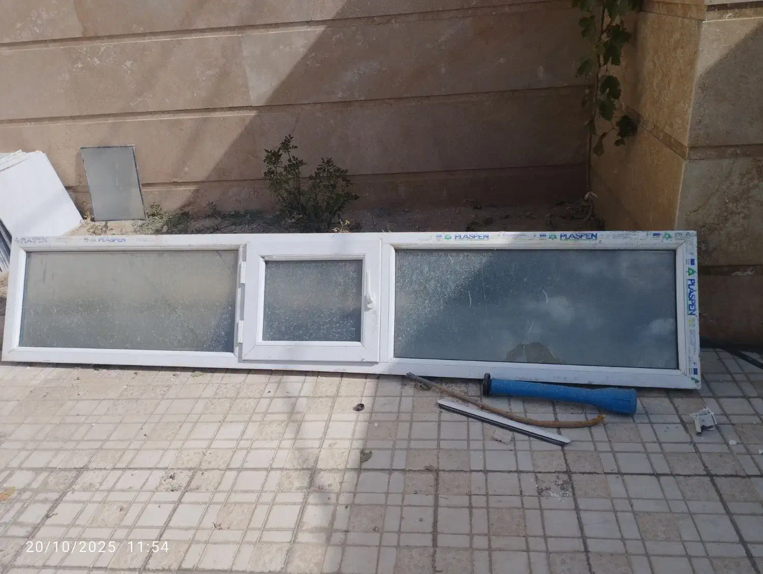 دو عدد پنجره پی وی سی دست دوم|مصالح و تجهیزات ساختمان|سهند, |دیوار