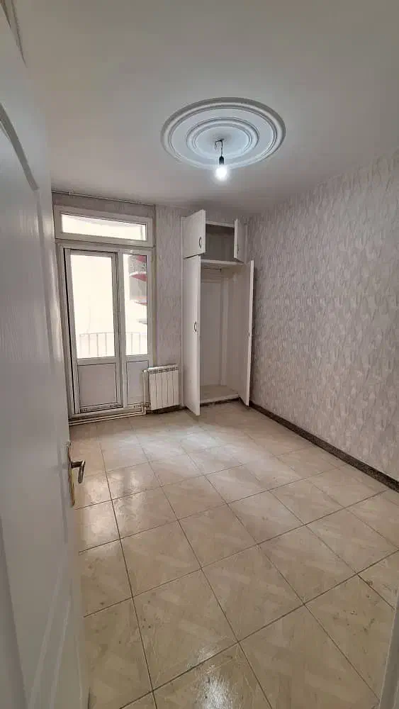 ۸۰متر/طبقه دوم/انباری/پارک موتور /قابل تبدیل