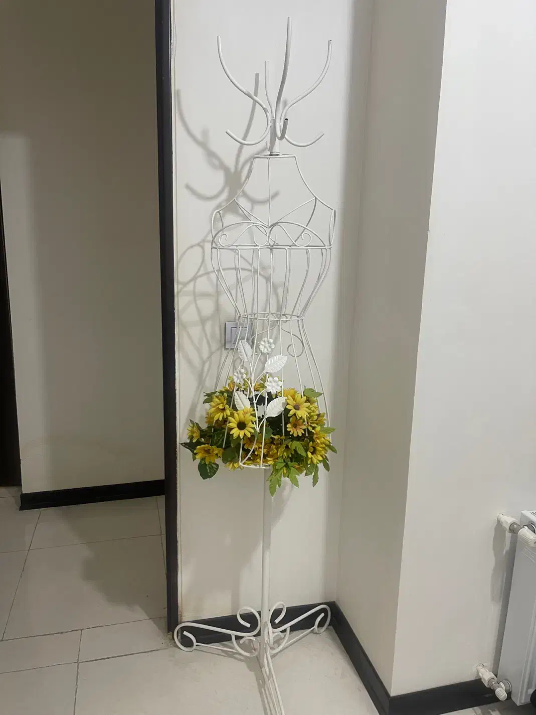 رخت اویز مانکن|بندرخت و رخت‌آویز|بهارستان, |دیوار