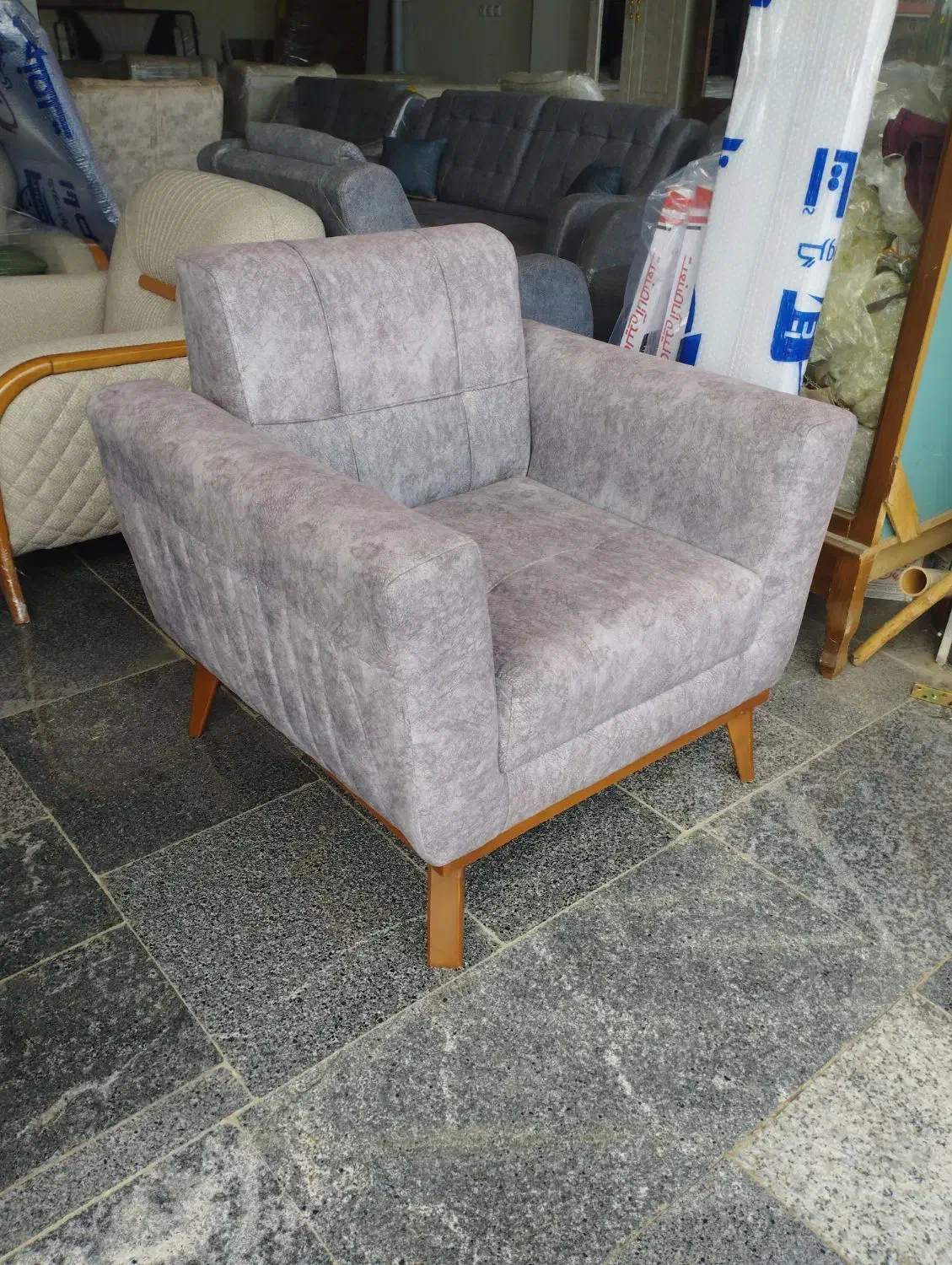 مبل نیم ست 4نفره|مبلمان خانگی و میز عسلی|لوندویل, |دیوار