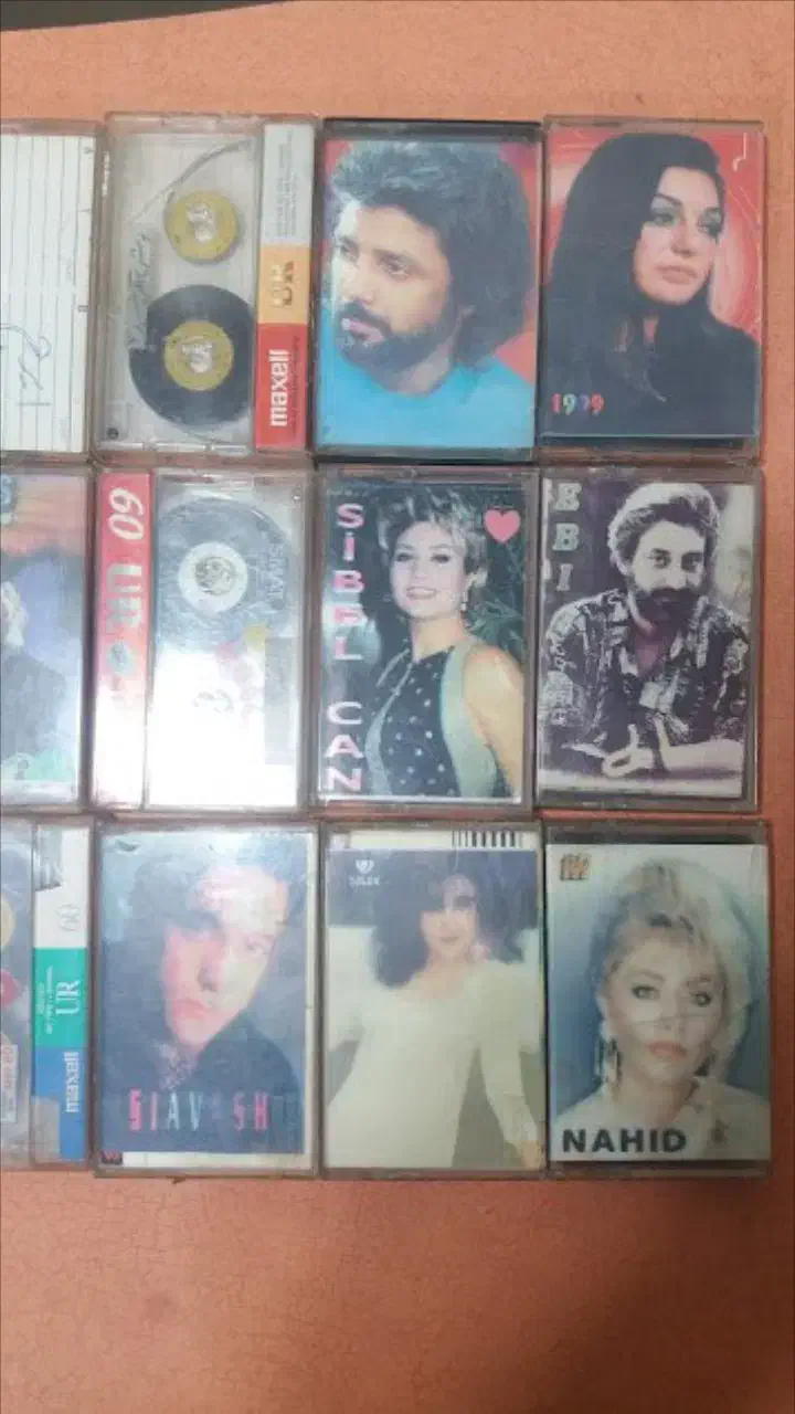 نوار کاست + نوار ویدیو|کلکسیون اشیاء عتیقه|اسدآباد, |دیوار