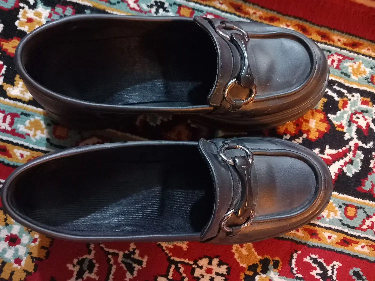 کفش لوفر|کیف، کفش، کمربند|نیشابور, مازول|دیوار