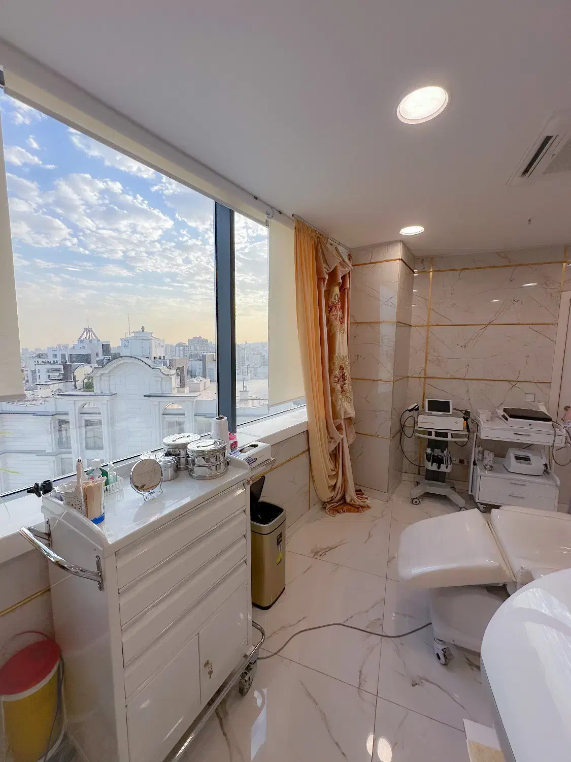 منشی کلینیک زیبایی|استخدام اداری و مدیریت|تهران, صاحبقرانیه|دیوار