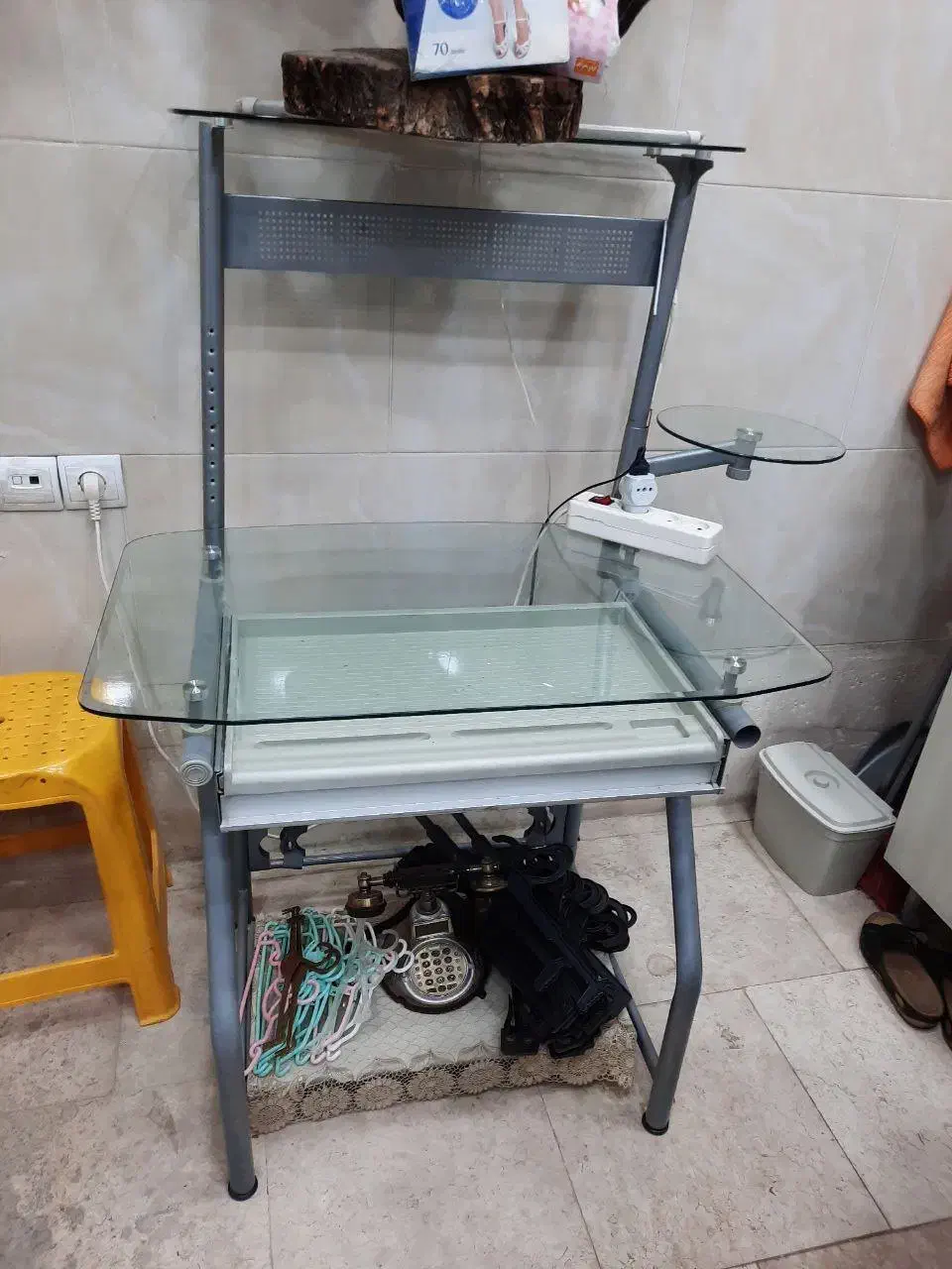 میز تحریر/کامپیوتر شیشه ای|میز تحریر و کامپیوتر|محمدیه-قزوین, |دیوار