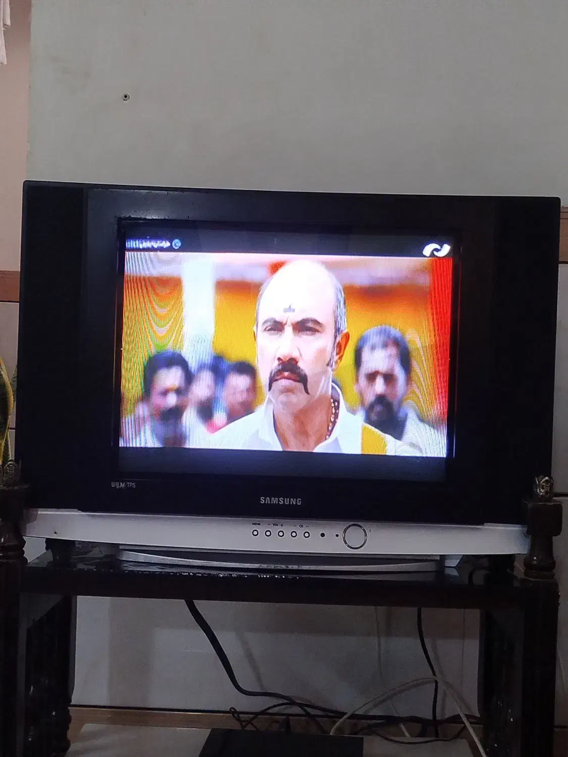 تلویزیون ۲۱ اینچ سامسونگ|تلویزیون و پروژکتور|تویسرکان, |دیوار