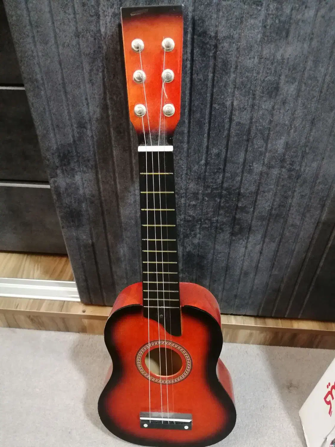 اسباب بازی|اسباب‌بازی بچه|شیراز, شاه قلی بیگی|دیوار