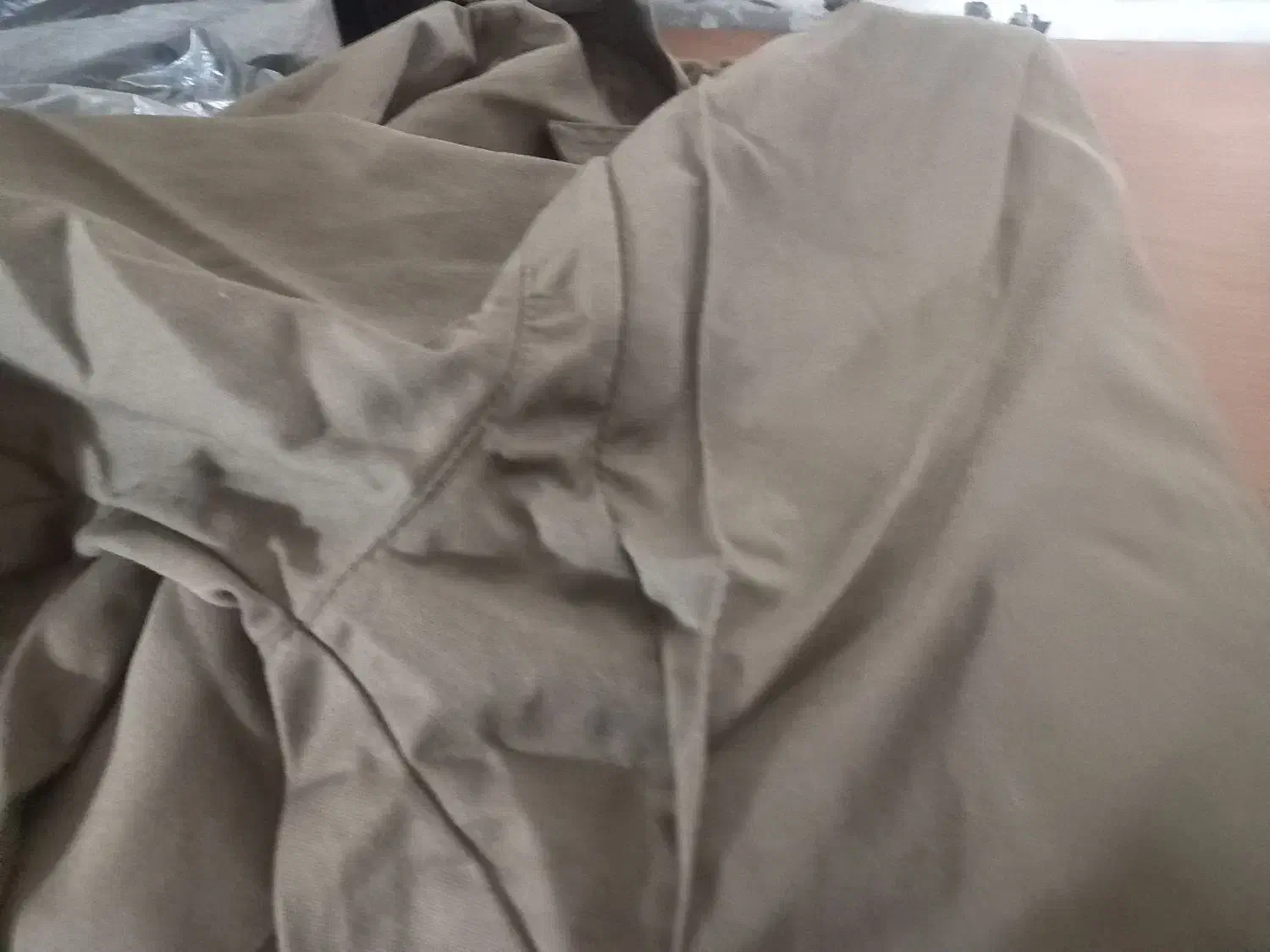 لباس نظامی|لباس|خوی, |دیوار