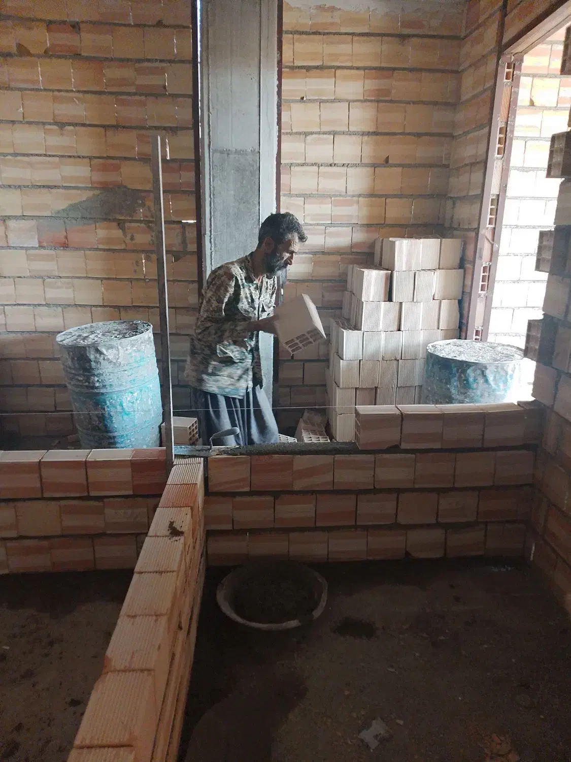 بنایی،دیوارچینی،پی،بتن ریزی استاد اکبر|خدمات پیشه و مهارت|ایلام, |دیوار