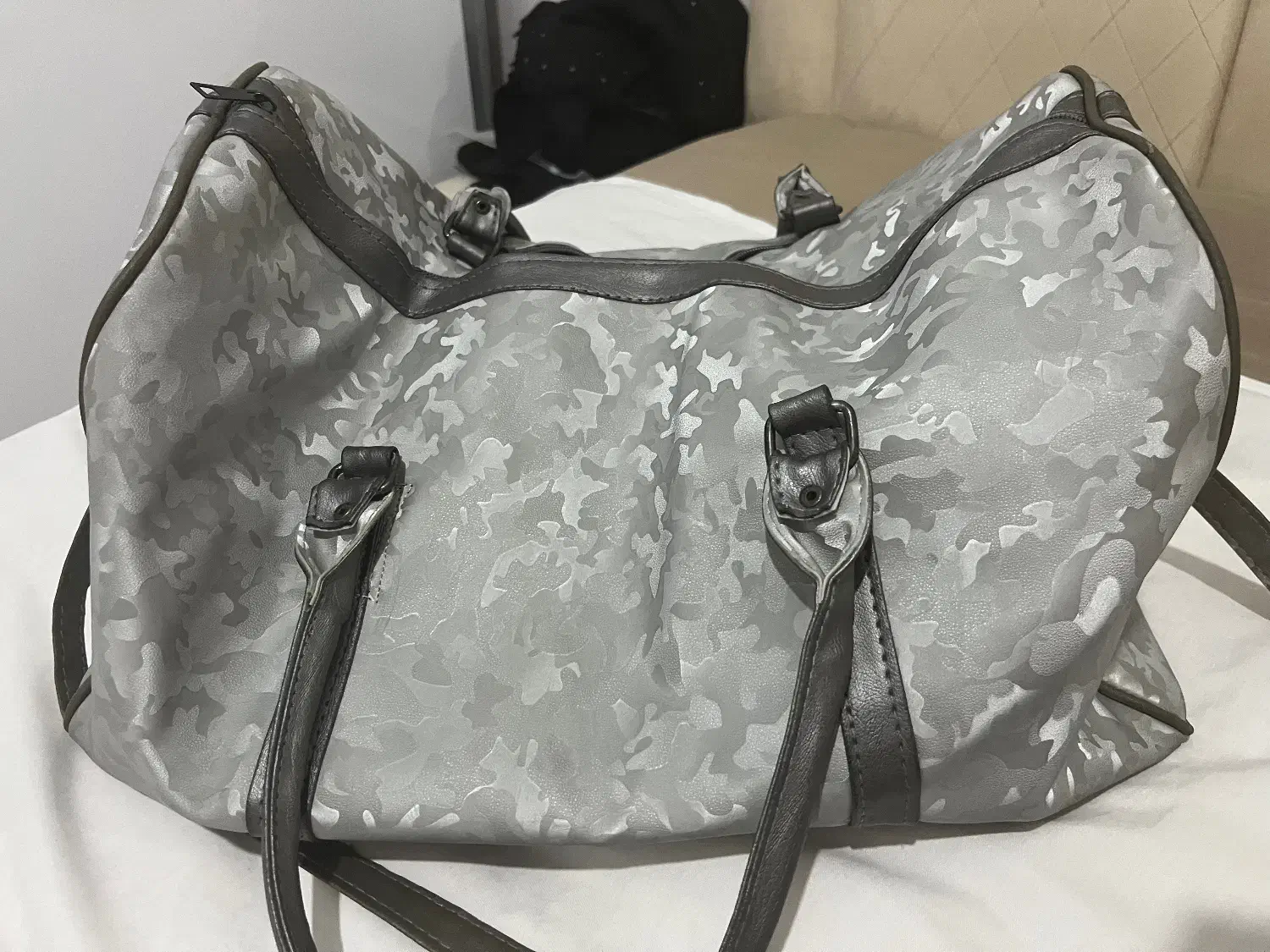 ساک ورزشی و مسافرتی|کیف، کفش، کمربند|پرند, فاز ۶|دیوار