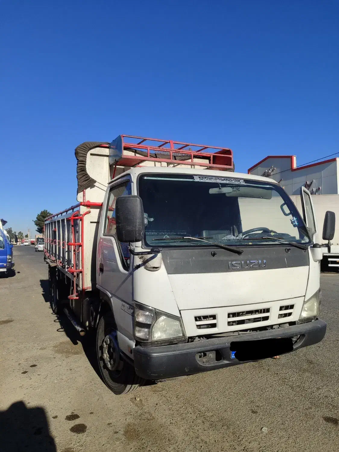 ایسوزو 8تن باری|خودرو سنگین|اسلامشهر, ملکآباد|دیوار