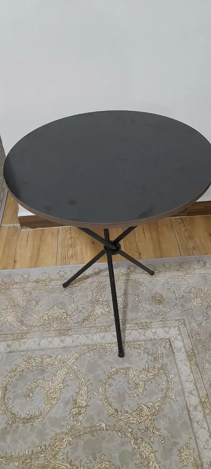 میز گرد|میز و صندلی غذاخوری|قرچک, باقرآباد|دیوار