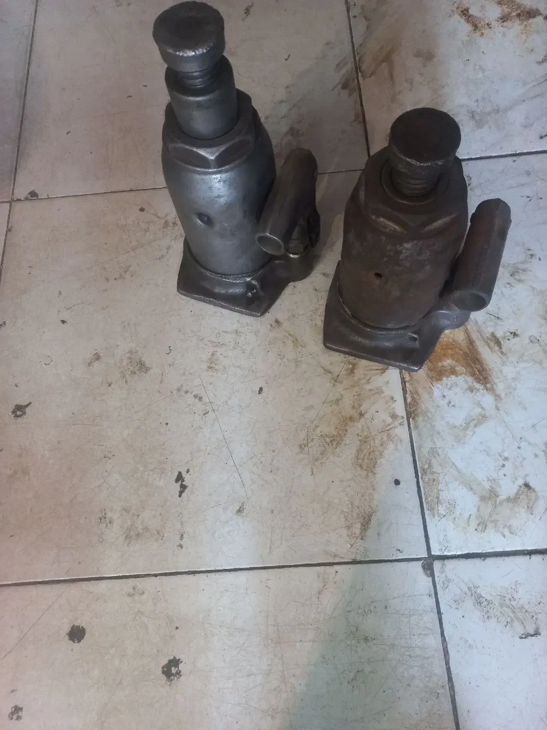 جک روغنی وابزالات|قطعات یدکی و لوازم جانبی|قم, قلعه کامکار|دیوار