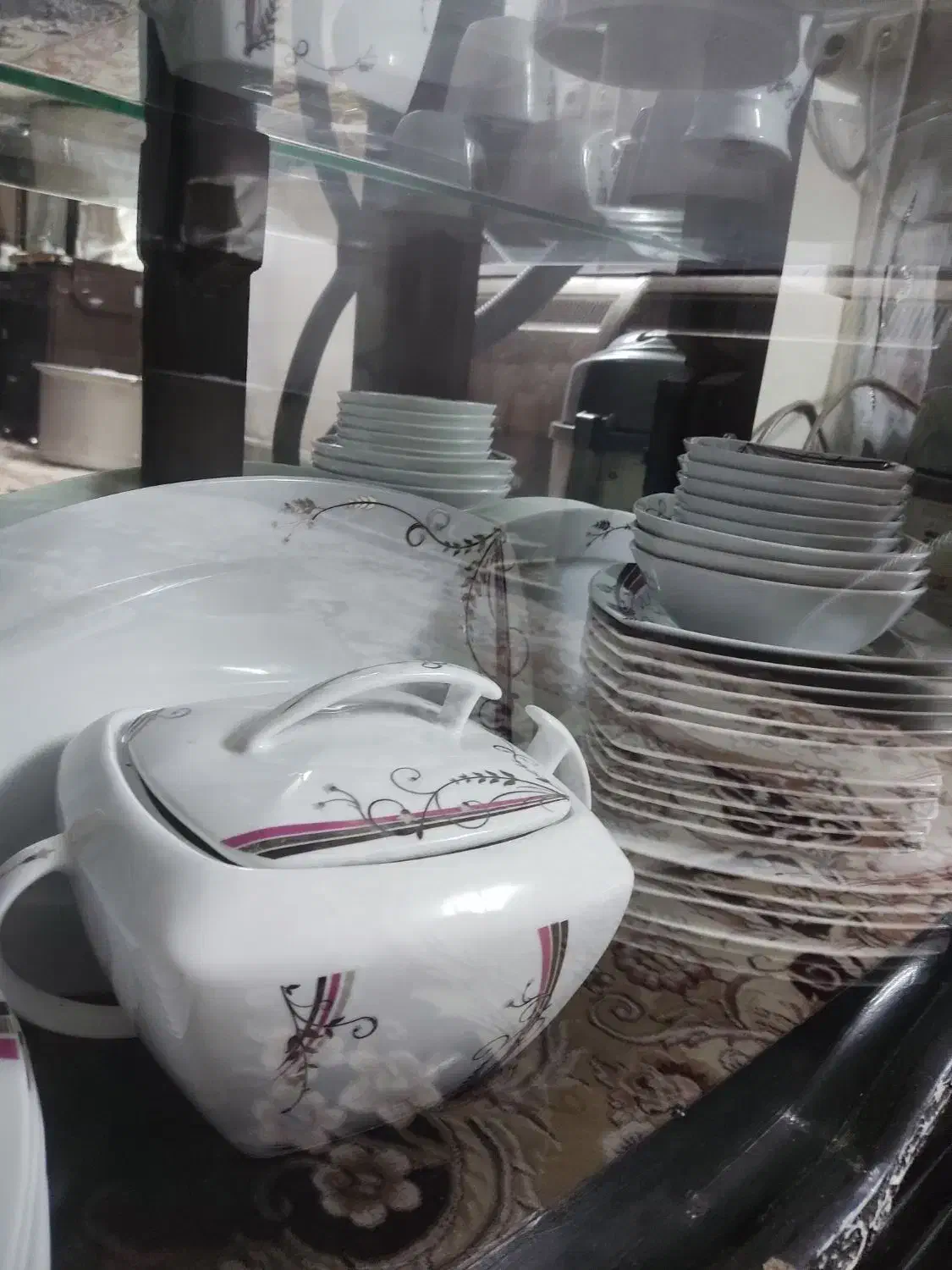 سرویس چینی خارجی نو|ظروف سرو و پذیرایی|فلاورجان, |دیوار