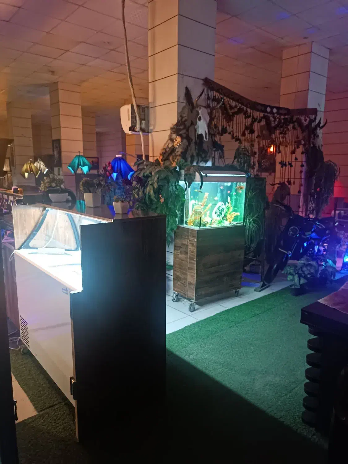 نیروی کافه رستوران|استخدام خدمات فروشگاه و رستوران|مسجد سلیمان, |دیوار