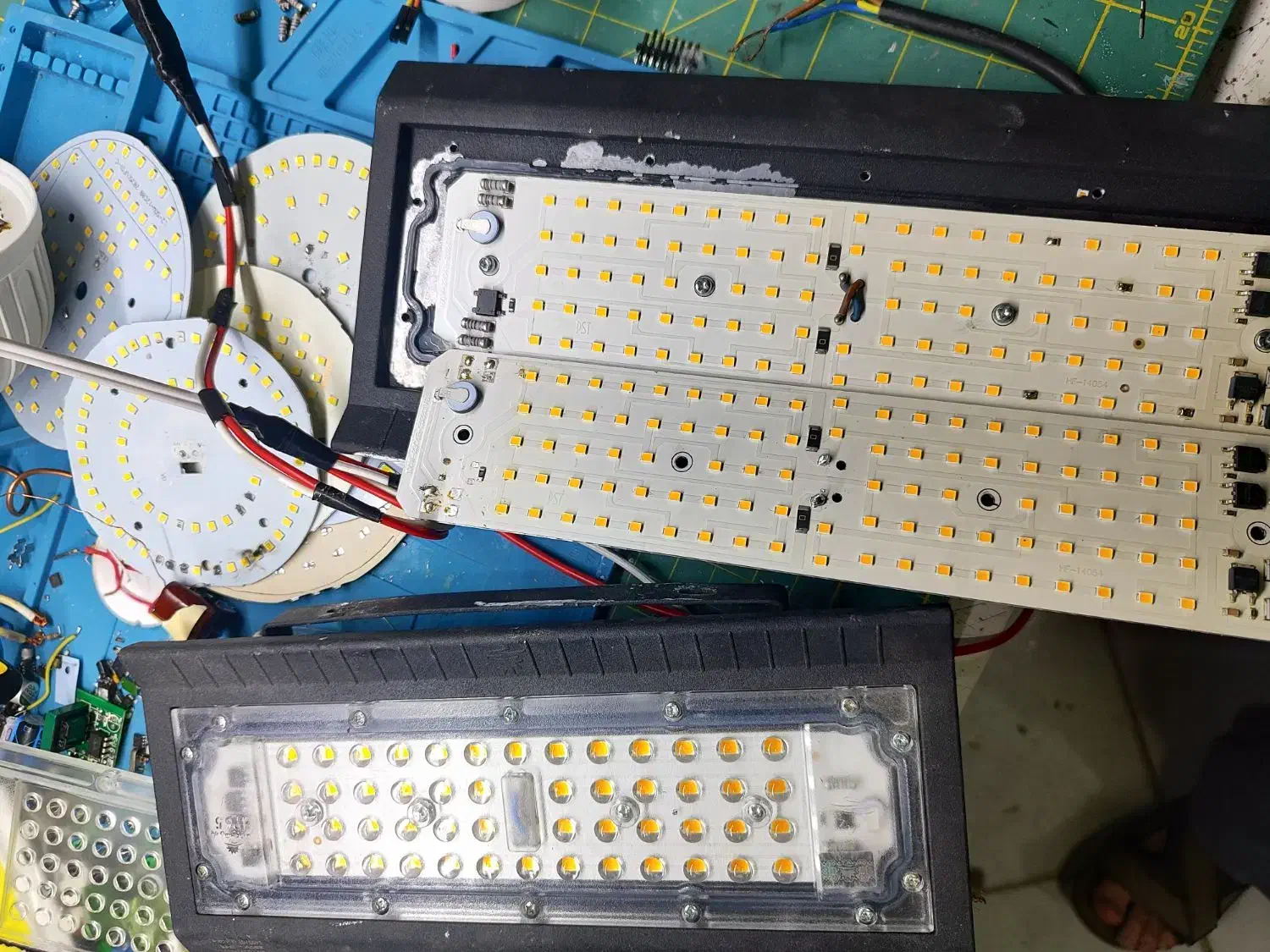 تعمیر لامپ تعمیرات اصولی انواع led|خدمات پیشه و مهارت|مشهد, فرهنگیان (شهرک غرب)|دیوار