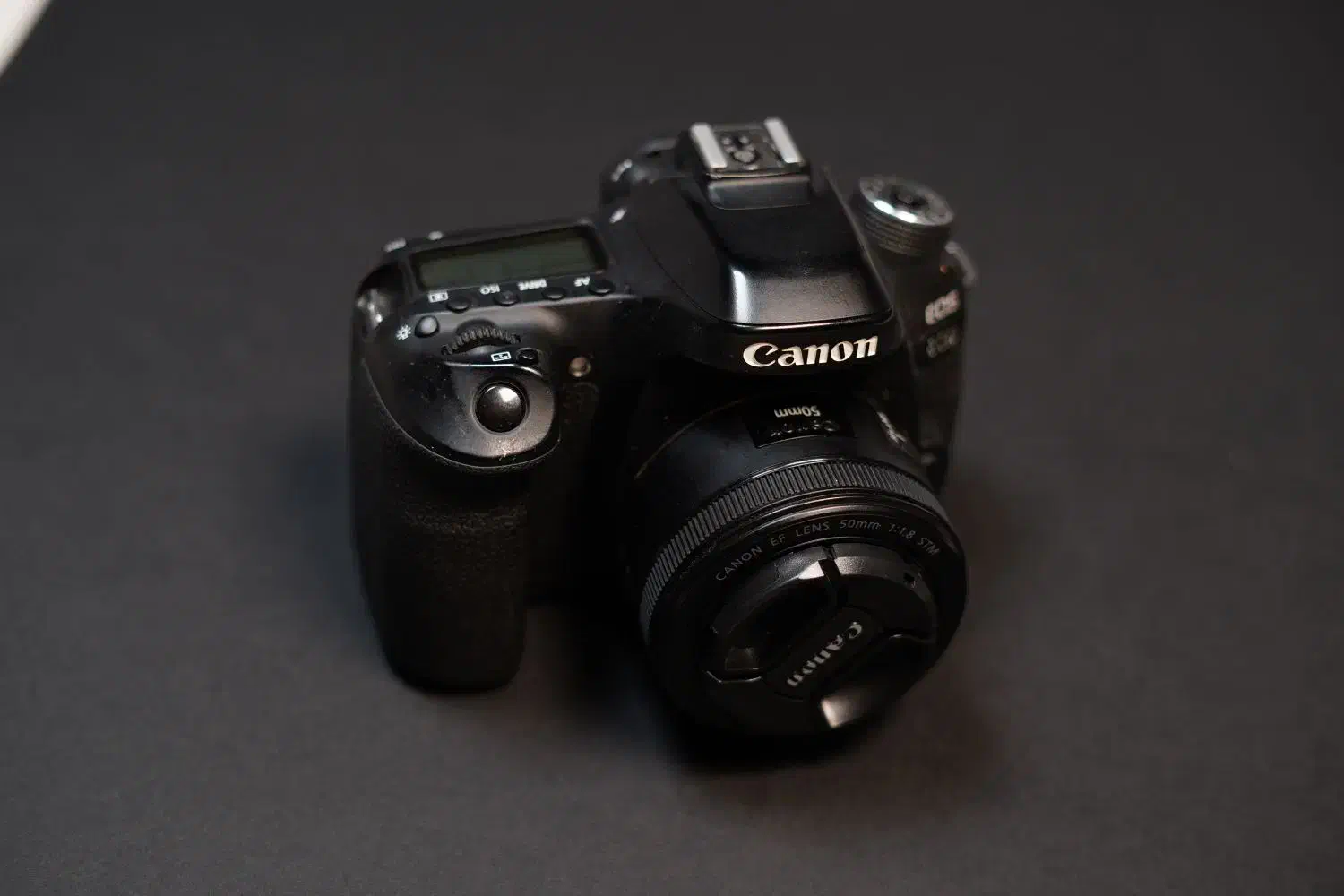 فروش دوربین کانن ۸۰d تمیز همراه با لنز|دوربین عکاسی و فیلم‌برداری|شیراز, انجیر|دیوار