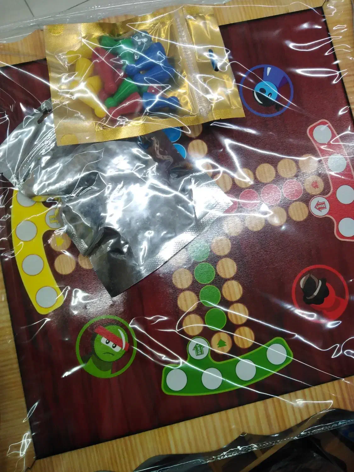 بازی شطرنج و منچ|اسباب‌‌بازی|شیراز, شهرک گلها|دیوار