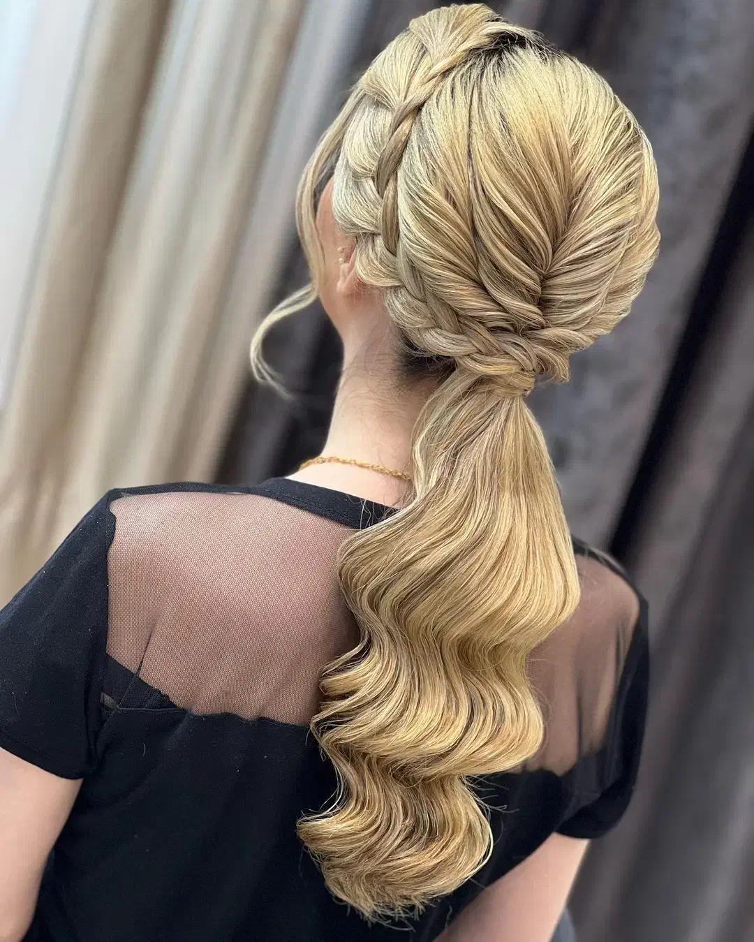 ترمیم ناخن ۸۰ تومن مژه ۳۶۰ بافت لایت کراتین پدیکور|خدمات آرایشگری و زیبایی|کرج, حیدرآباد|دیوار