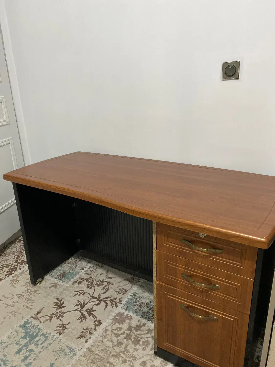 میز مطالعه|میز تحریر و کامپیوتر|اندیشه, اندیشه فاز ۴|دیوار