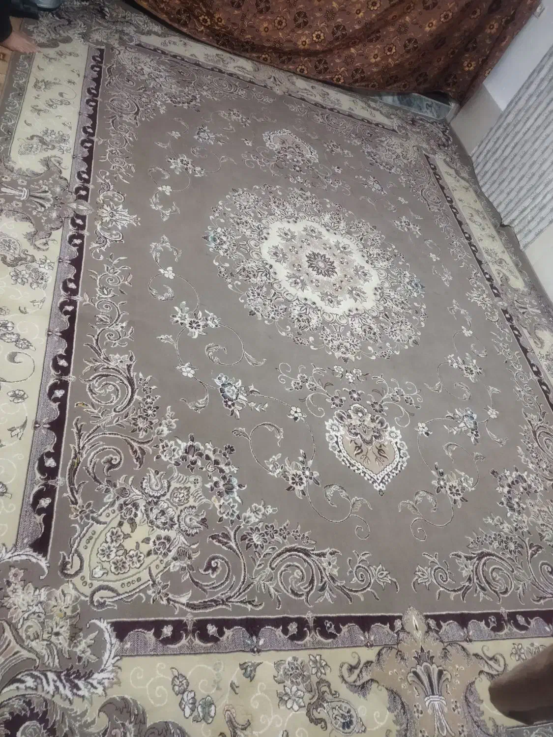 فرش ۱۲متری فقط دونیم بدره هندمینی هستم|فرش|هندمینی, |دیوار