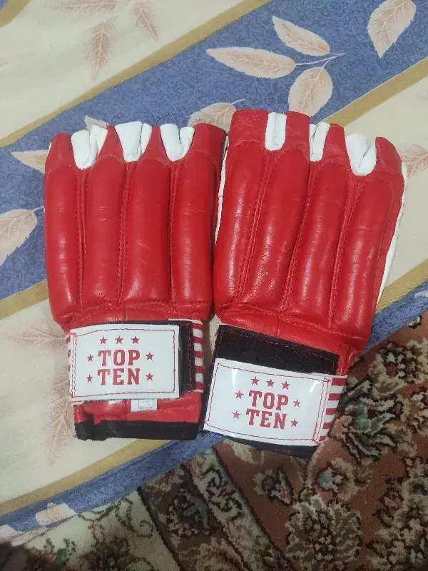 دستکش ورزشی در حد نو بدونه مشکل|تجهیزات ورزشی|سنندج, |دیوار