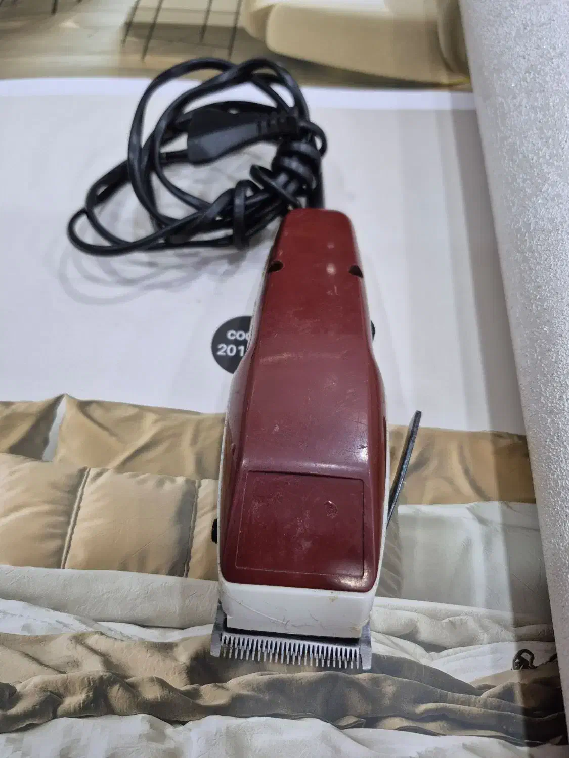 ریش تراش|آرایشی، بهداشتی، درمانی|میانه, |دیوار