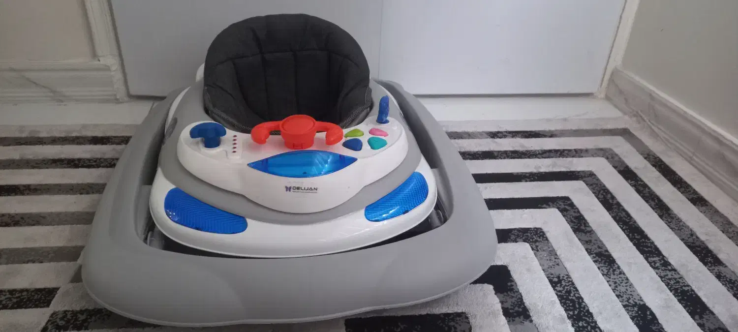 روروئک و صندلی ماشین|اسباب‌بازی بچه|تهران, شهرک دانشگاه|دیوار