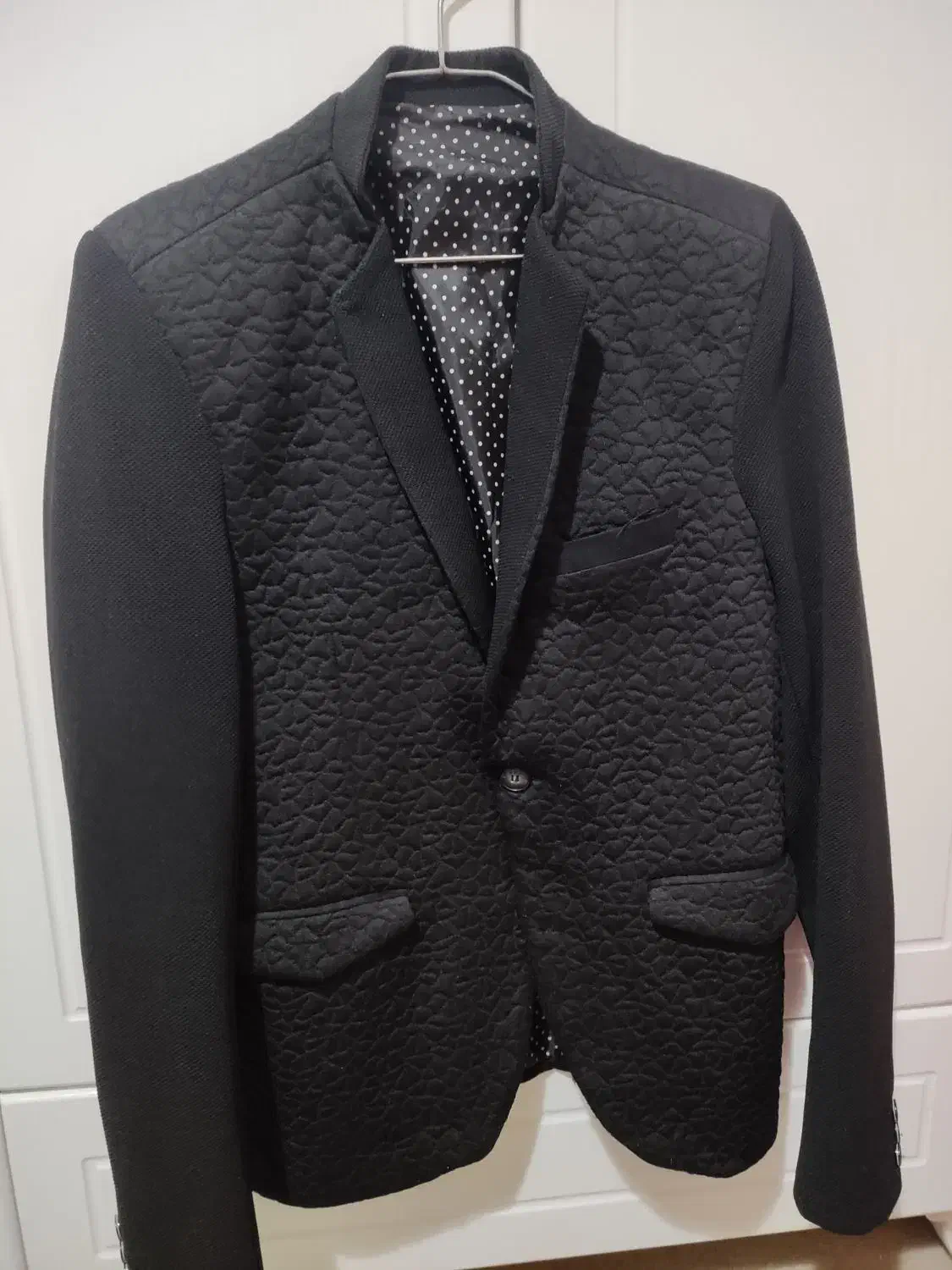 کت تک مردانه|لباس|کاشان, ولیعصر|دیوار