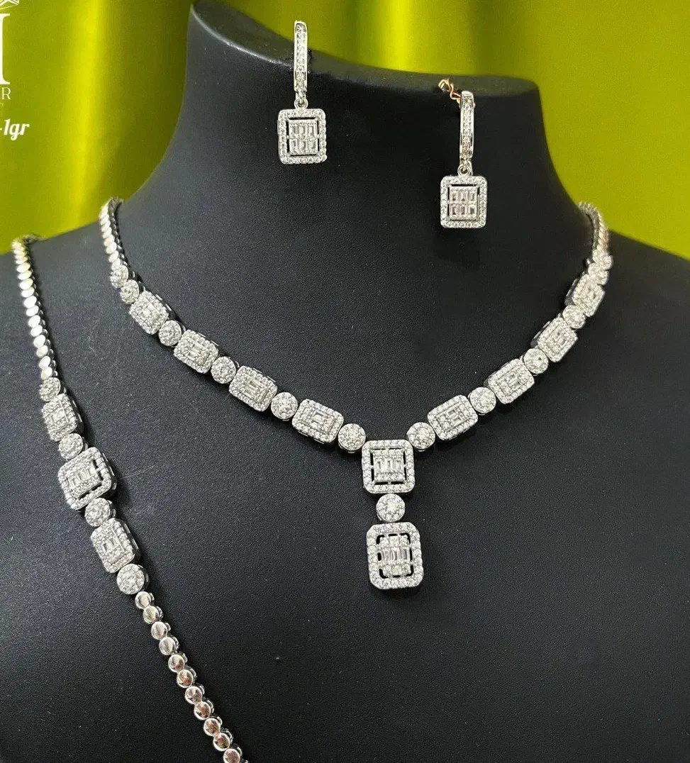 سرویس نقره روکش طلای سفید همراه ساعت نقره لوکس|بدلیجات|تبریز, |دیوار