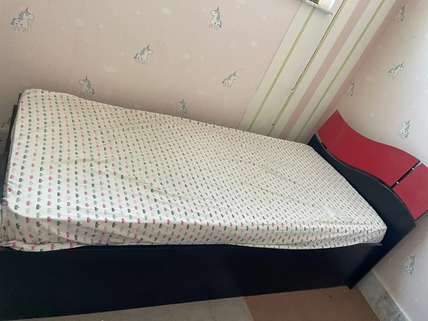 سرویس تخت و کمد و ویترین پسرانه نوجوان|تخت و سرویس خواب|سبزوار, توحیدشهر|دیوار