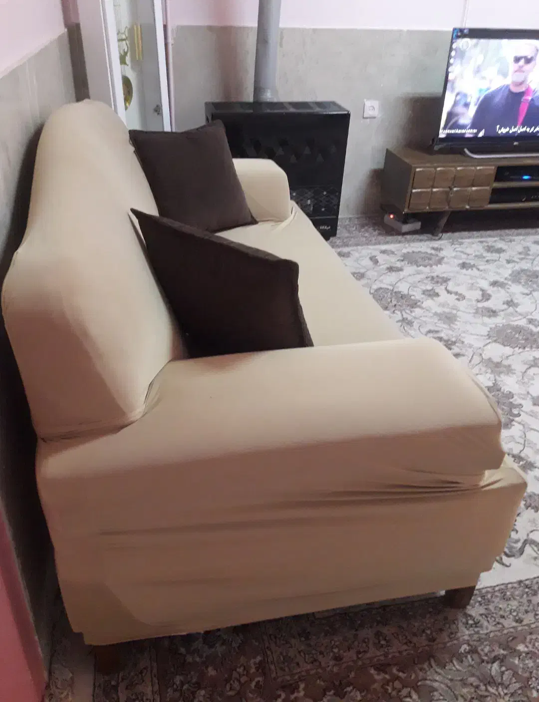 مبل راحتی ۷نفره|مبلمان خانگی و میز عسلی|شاهین‌شهر, شهرک منازل چوبی|دیوار