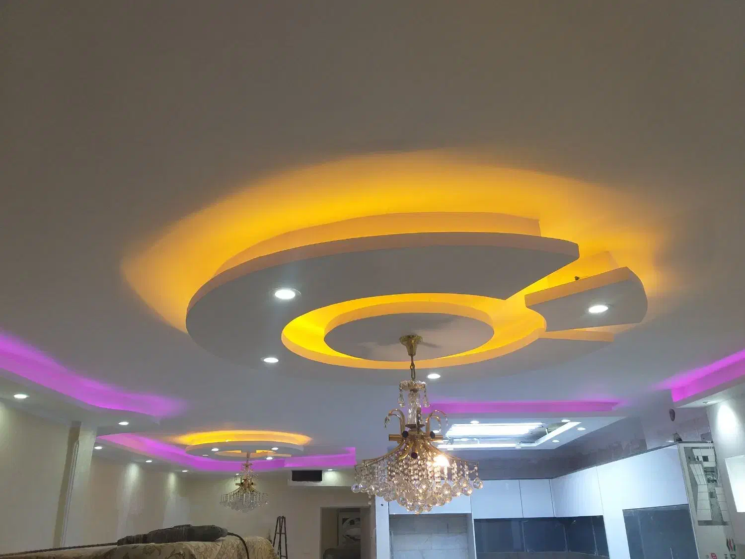 برقکار برقکاری ساختمان|خدمات پیشه و مهارت|اندیشه, اندیشه فاز ۱|دیوار