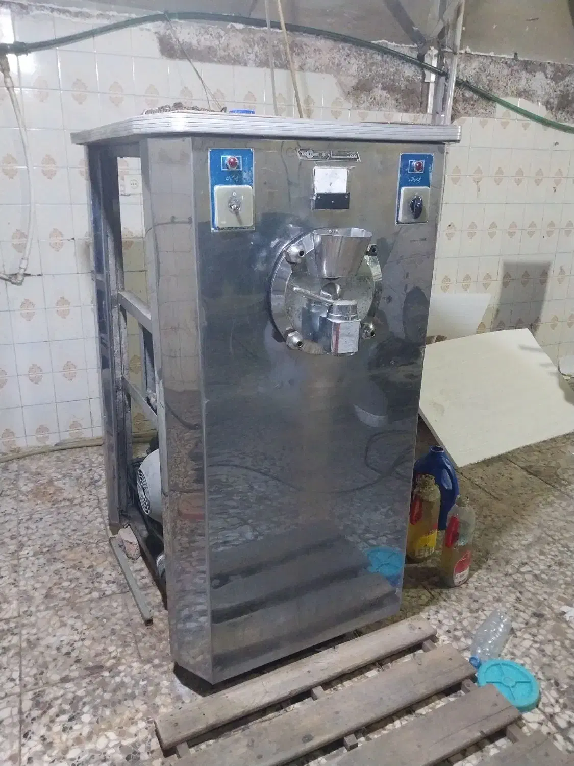 لوازم کامل ابمیوه بستنی و فست فود پیتزا|کافی‌شاپ و رستوران|تهران, شهرک رضویه|دیوار