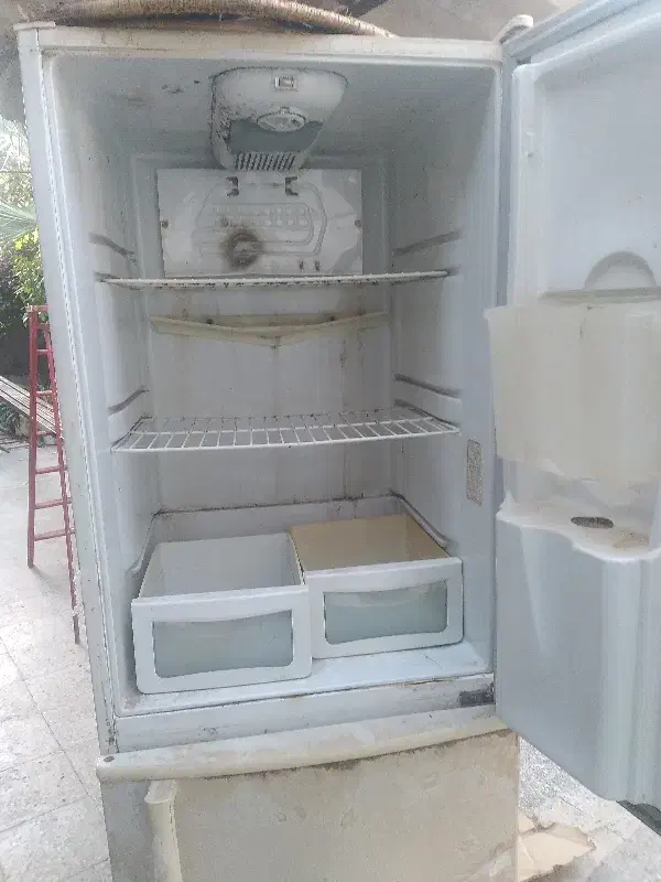 یخچال|یخچال و فریزر|آبپخش, |دیوار