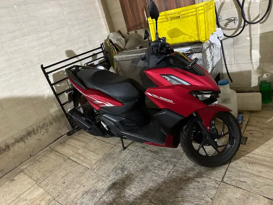 هوندا کلیک 160  واریو 160، مدل 1401، کارکرد کم|موتورسیکلت|تهران, میدان ولیعصر|دیوار