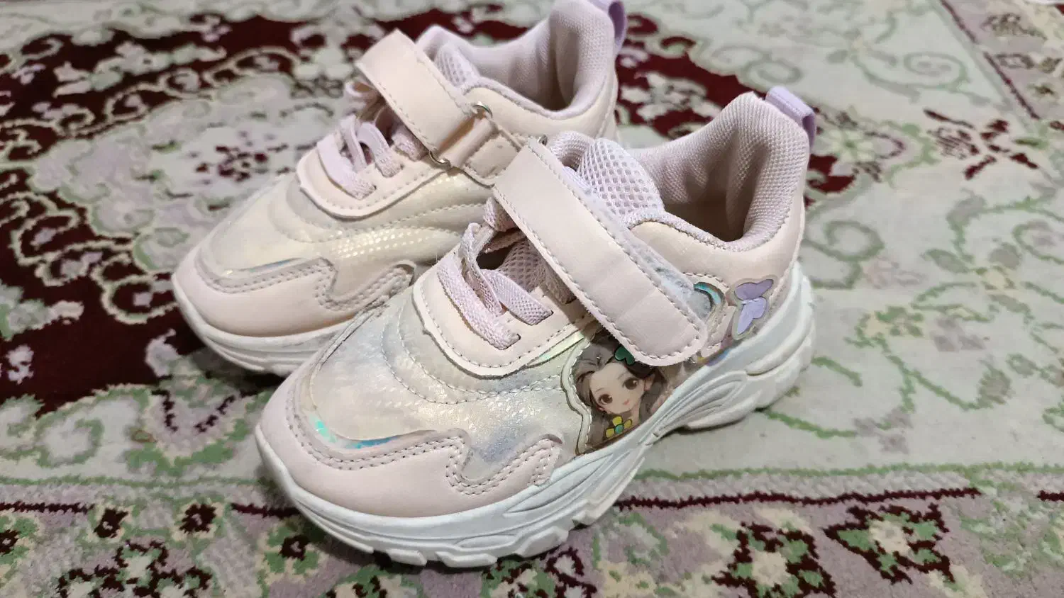 کفش در حد نو بچگانه|کفش و لباس بچه|مرودشت, فاز دوم شهرک فرهنگیان|دیوار