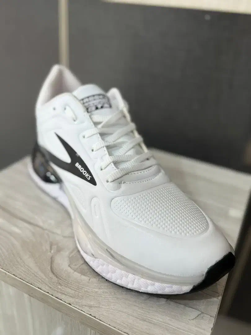 کفش مردانه بروکس|کیف، کفش، کمربند|صدرا-فارس, فاز ۱|دیوار