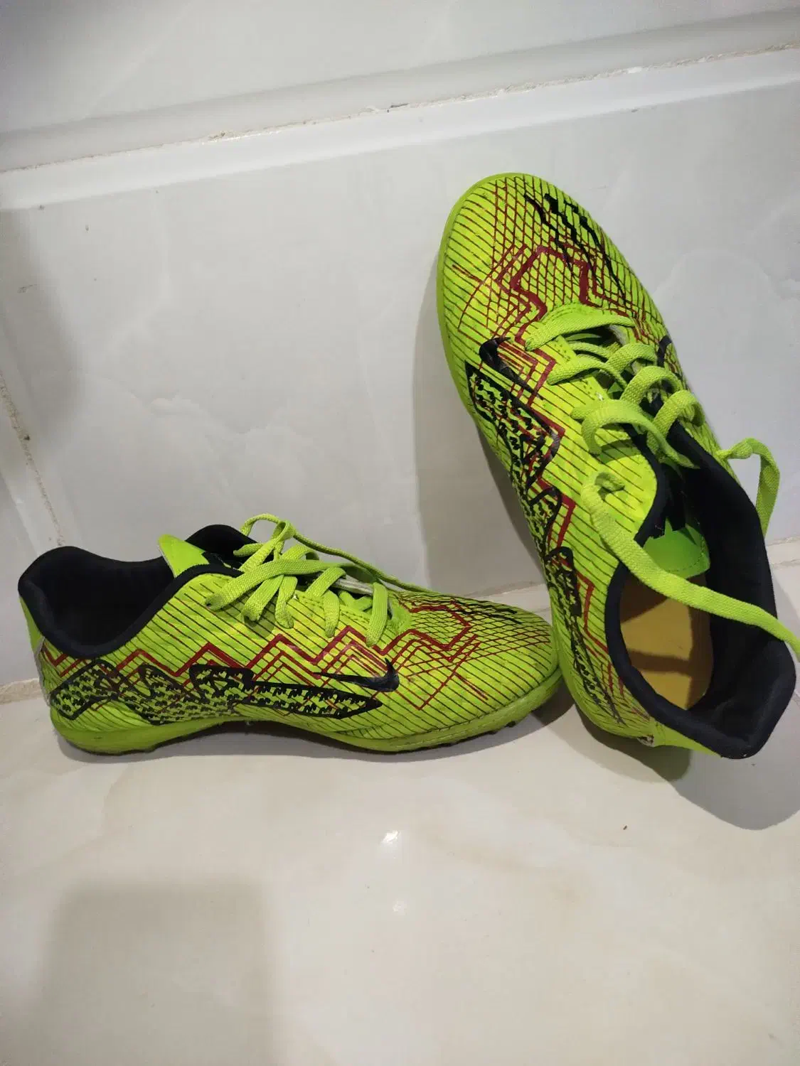 کفش فوتبال و ساق بند|کیف، کفش، کمربند|خرمآباد, |دیوار