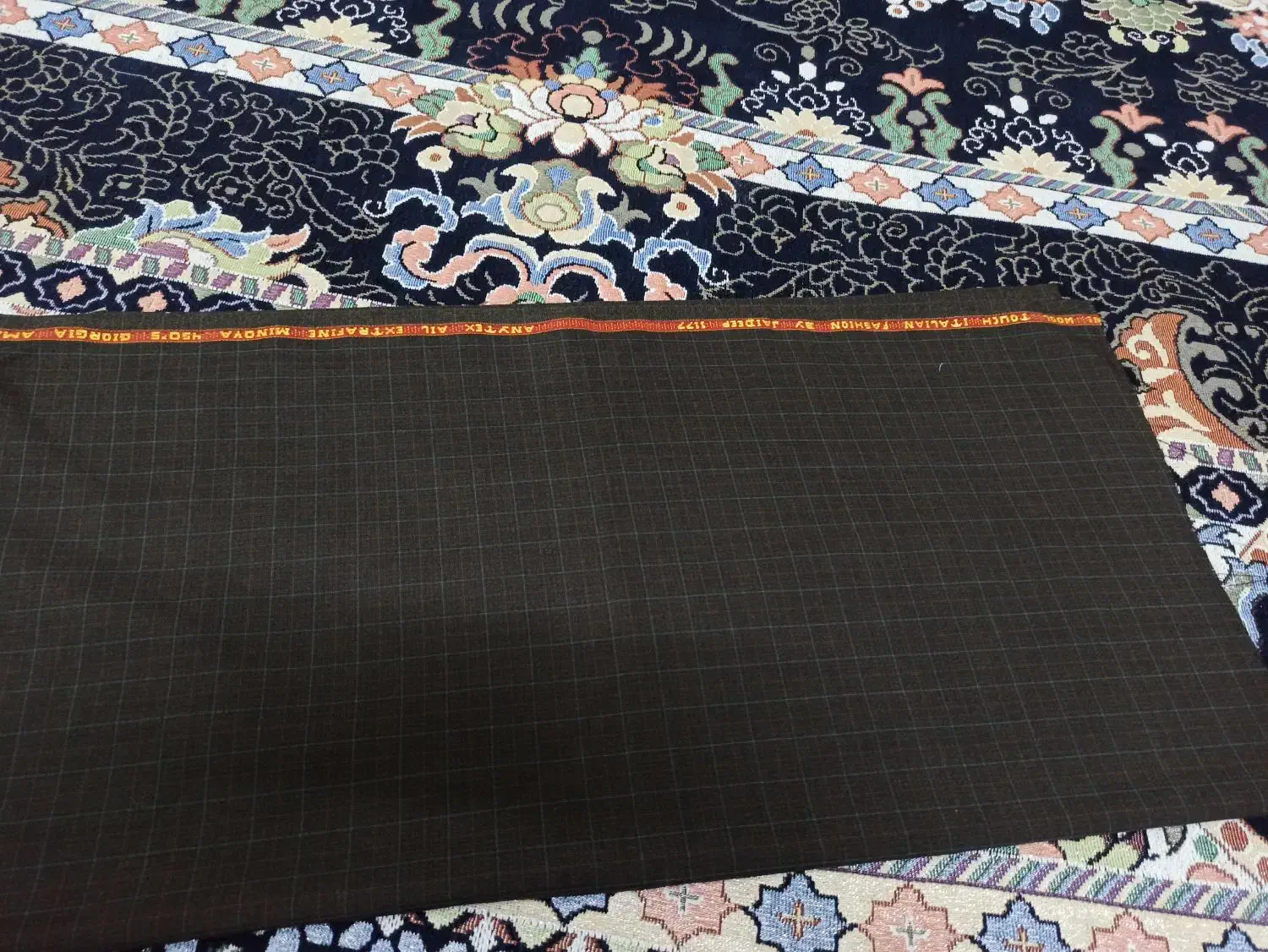 پارچه کت شلوار قیمت 1800|لباس|تهران, سجاد|دیوار