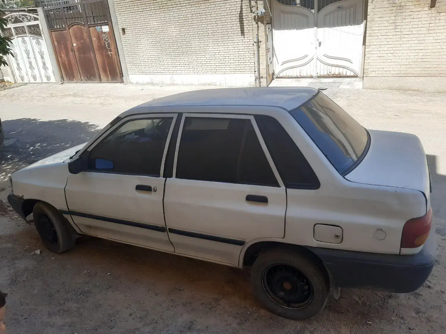 با سلام.فروش پراید مدل ۸۲ کاربراتوری|خودرو سواری و وانت|فسا, |دیوار